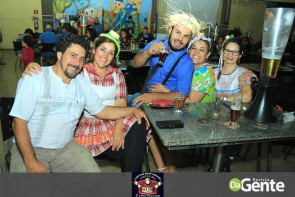 Confiram as fotos do Arraiá da Cantina Mato Grosso