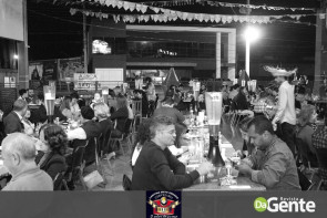 Confiram as fotos do Arraiá da Cantina Mato Grosso