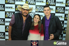 Confiram as fotos do show do Alex e Yvan
