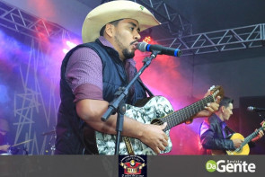 Confiram as fotos do show do Alex e Yvan