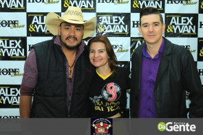 Confiram as fotos do show do Alex e Yvan