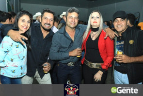 Confiram as fotos do show do Alex e Yvan