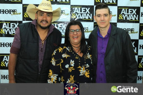 Confiram as fotos do show do Alex e Yvan