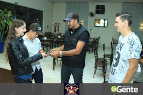 Confiram as fotos do show do Alex e Yvan