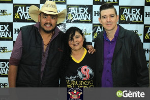 Confiram as fotos do show do Alex e Yvan