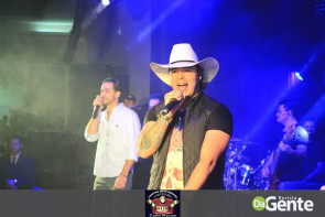 Confiram as fotos do show Conrado e Aleksandro