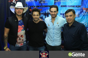 Confiram as fotos do show Conrado e Aleksandro