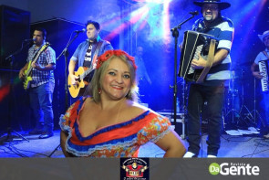 Confiram as fotos da festa Julina no clube Ubiratan