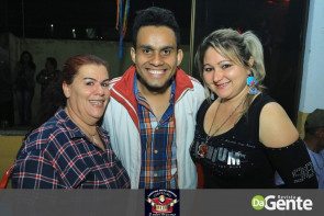 Confiram as fotos da festa Julina no clube Ubiratan