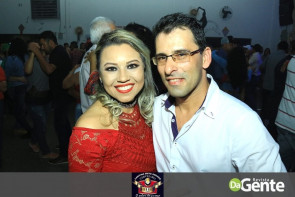 Confiram as fotos da festa Julina no clube Ubiratan