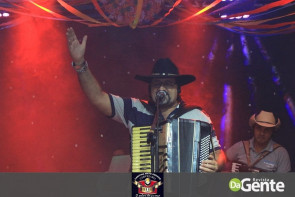 Confiram as fotos da festa Julina no clube Ubiratan