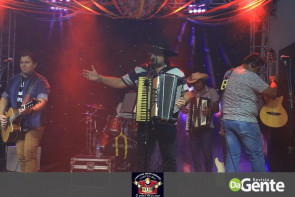 Confiram as fotos da festa Julina no clube Ubiratan