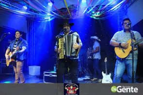 Confiram as fotos da festa Julina no clube Ubiratan