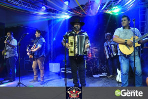 Confiram as fotos da festa Julina no clube Ubiratan