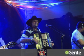 Confiram as fotos da festa Julina no clube Ubiratan