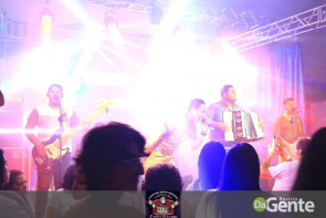 Confiram as fotos "Bailão do Zíngaro" no clube Ubiratan