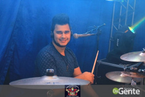 Confiram as fotos "Bailão do Zíngaro" no clube Ubiratan