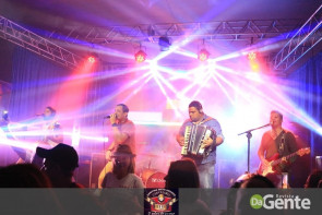 Confiram as fotos "Bailão do Zíngaro" no clube Ubiratan