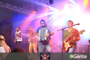 Confiram as fotos "Bailão do Zíngaro" no clube Ubiratan