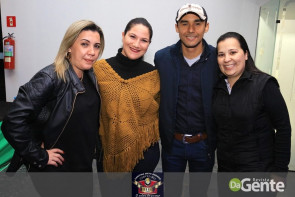 Confiram as fotos da Sextaneja com cantor Julyano Barreto