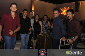 Confiram as fotos do "show Raízes sertanejas"