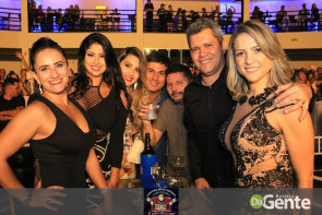 Confiram as fotos do "show Raízes sertanejas"