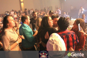 Confiram as fotos do "show Raízes sertanejas"