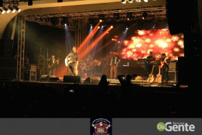 Confiram as fotos do "show Raízes sertanejas"