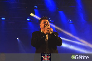 Confiram as fotos do "show Raízes sertanejas"