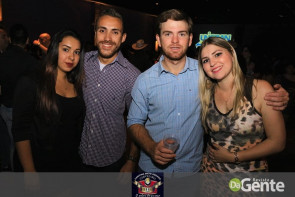 Confiram as fotos do "show Raízes sertanejas"