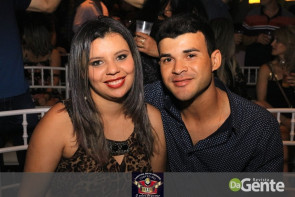 Confiram as fotos do "show Raízes sertanejas"