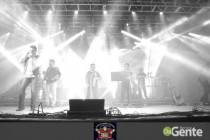 Confiram as fotos do "show Raízes sertanejas"