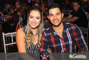 Confiram as fotos do "show Raízes sertanejas"