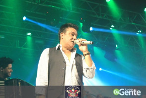 Confiram as fotos do "show Raízes sertanejas"