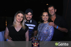 Confiram as fotos do "show Raízes sertanejas"