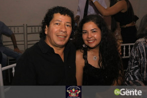 Confiram as fotos do "show Raízes sertanejas"