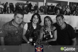 Confiram as fotos do "show Raízes sertanejas"