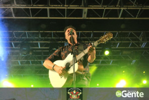 Confiram as fotos do "show Raízes sertanejas"