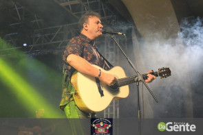 Confiram as fotos do "show Raízes sertanejas"