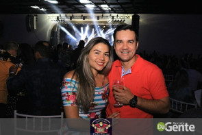 Confiram as fotos do "show Raízes sertanejas"