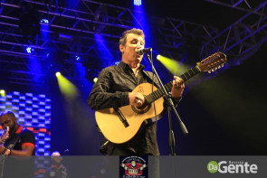 Confiram as fotos do "show Raízes sertanejas"