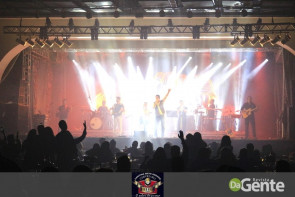 Confiram as fotos do "show Raízes sertanejas"