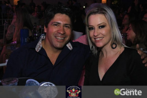 Confiram as fotos do "show Raízes sertanejas"