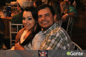 Confiram as fotos do "show Raízes sertanejas"