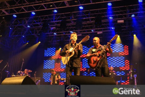 Confiram as fotos do "show Raízes sertanejas"