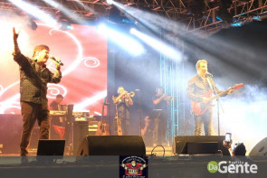 Confiram as fotos do "show Raízes sertanejas"