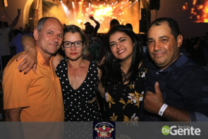 Confiram as fotos do "show Raízes sertanejas"