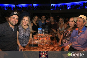 Confiram as fotos do "show Raízes sertanejas"