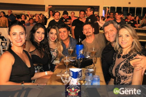 Confiram as fotos do "show Raízes sertanejas"