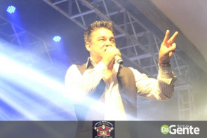 Confiram as fotos do "show Raízes sertanejas"